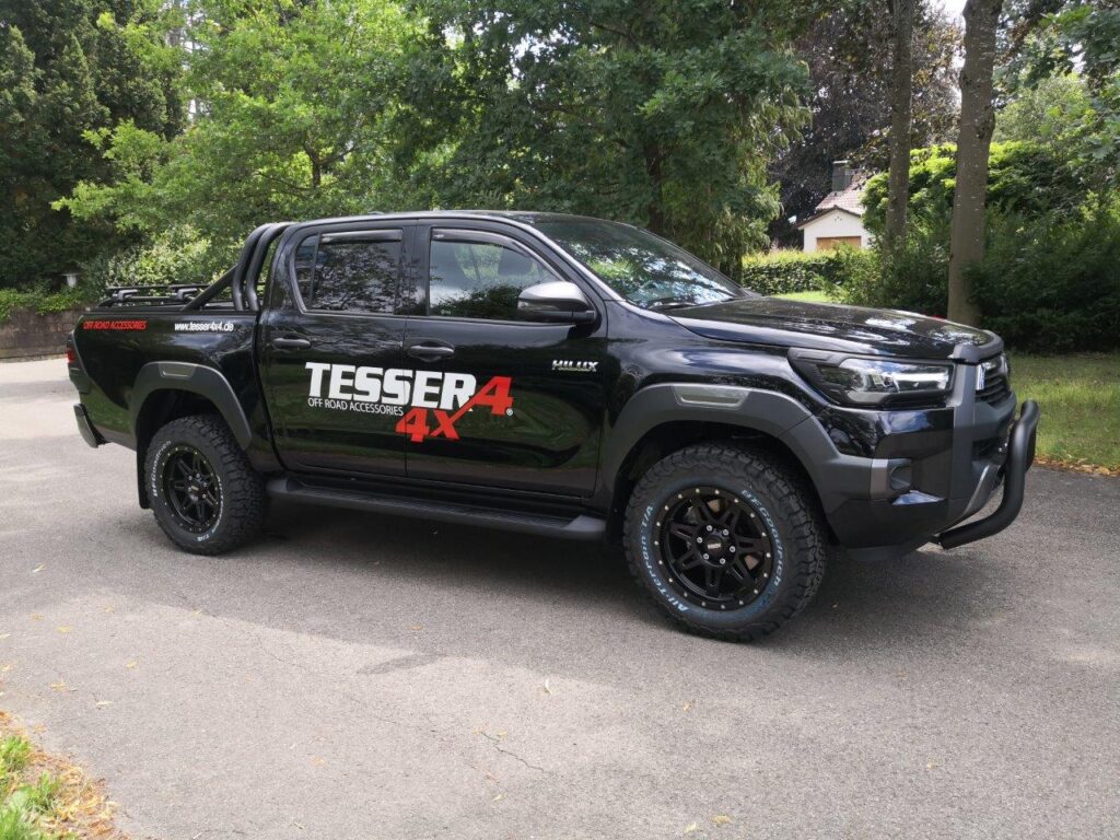 Toyota Hilux 4x4 Double Cab Automatik Invincible TESSER4x4 + HURTER-OFFROAD